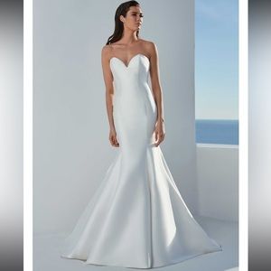 Justin Alexander Blaire Wedding Dress. Size 14 with no alternations.